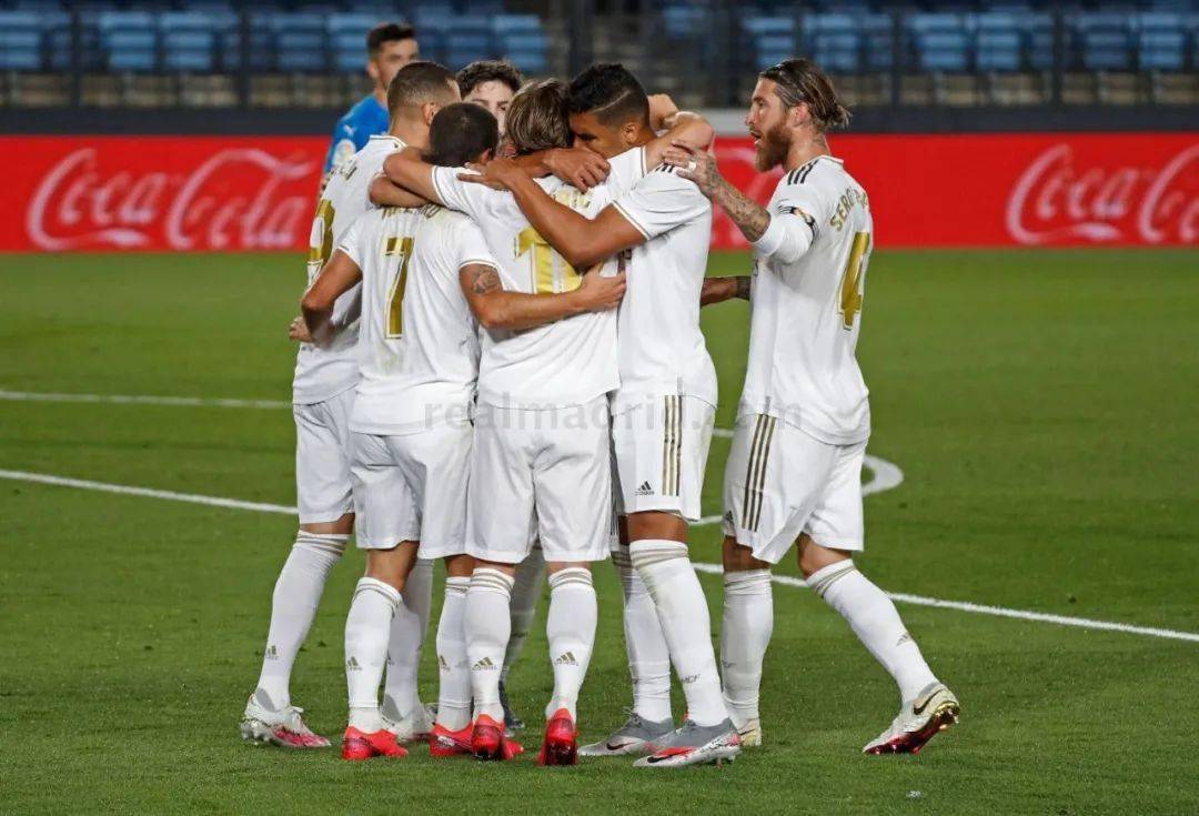 鹰角做出最好的国产版《双人成行》？