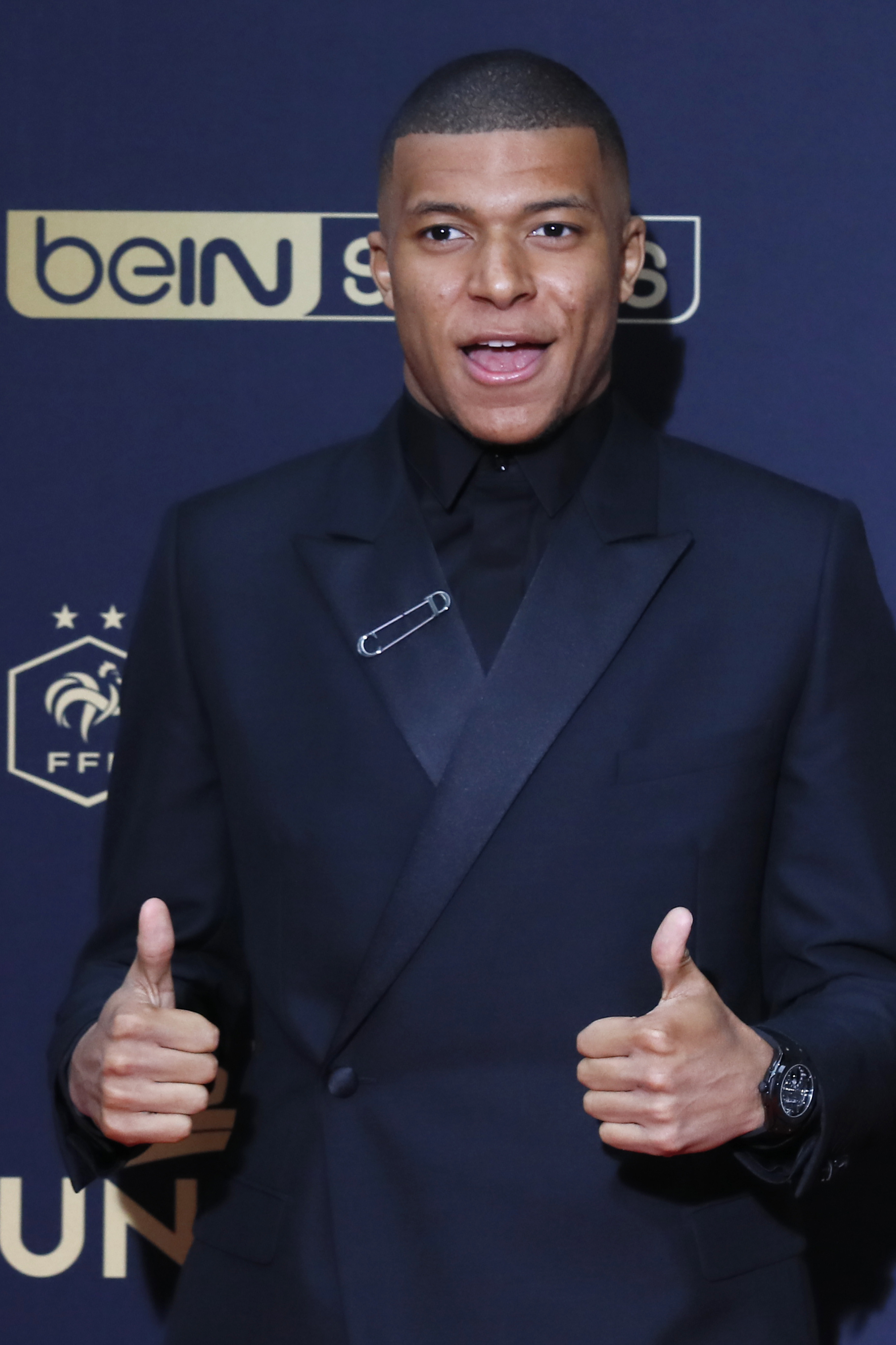 北控近4战3负+20分惨负浙江引热议！媒体人：张庆鹏帅位危矣