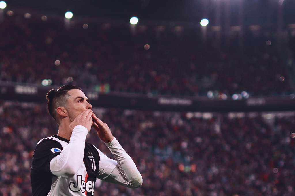 [德甲]凯恩两助攻迪亚斯破门 拜仁3-2胜奥格斯堡